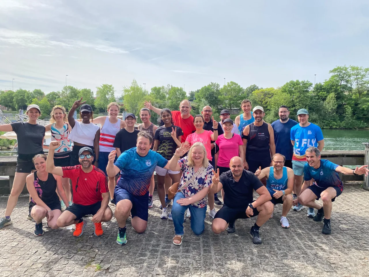 Le groupe loisirs au complet, au bord de la Marne